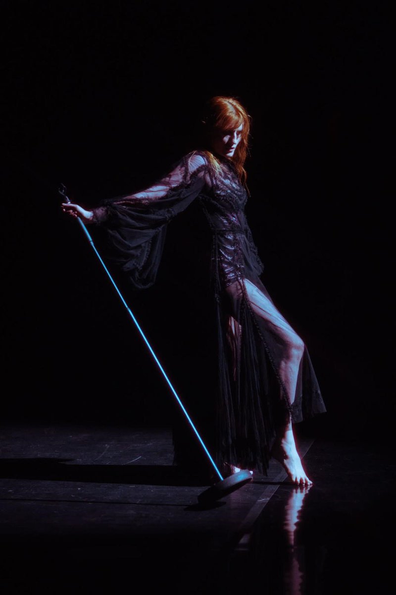 delcoreofficial's tweet photo. . @florencemachine in a #DelCoreMadetoMeasure tulle dress and silk satin lace body, featuring mushroom detailing, at her concert in Los Angeles.
Styled by @aldenejohnson
Photographed by Lillie Eiger
#DelCoreUniverse https://t.co/c9ssy4ymHq