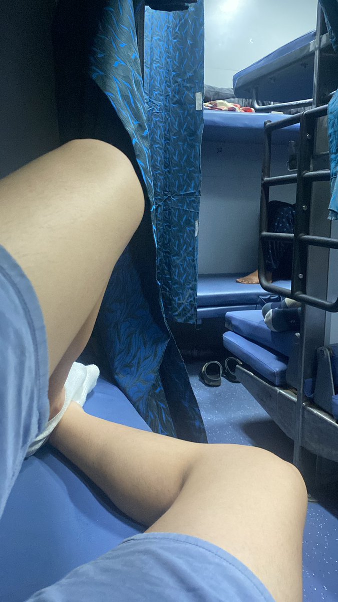 Estoy solo en un tren en india y me quedan 12 horas por delante alguien me entretiene?  🥹