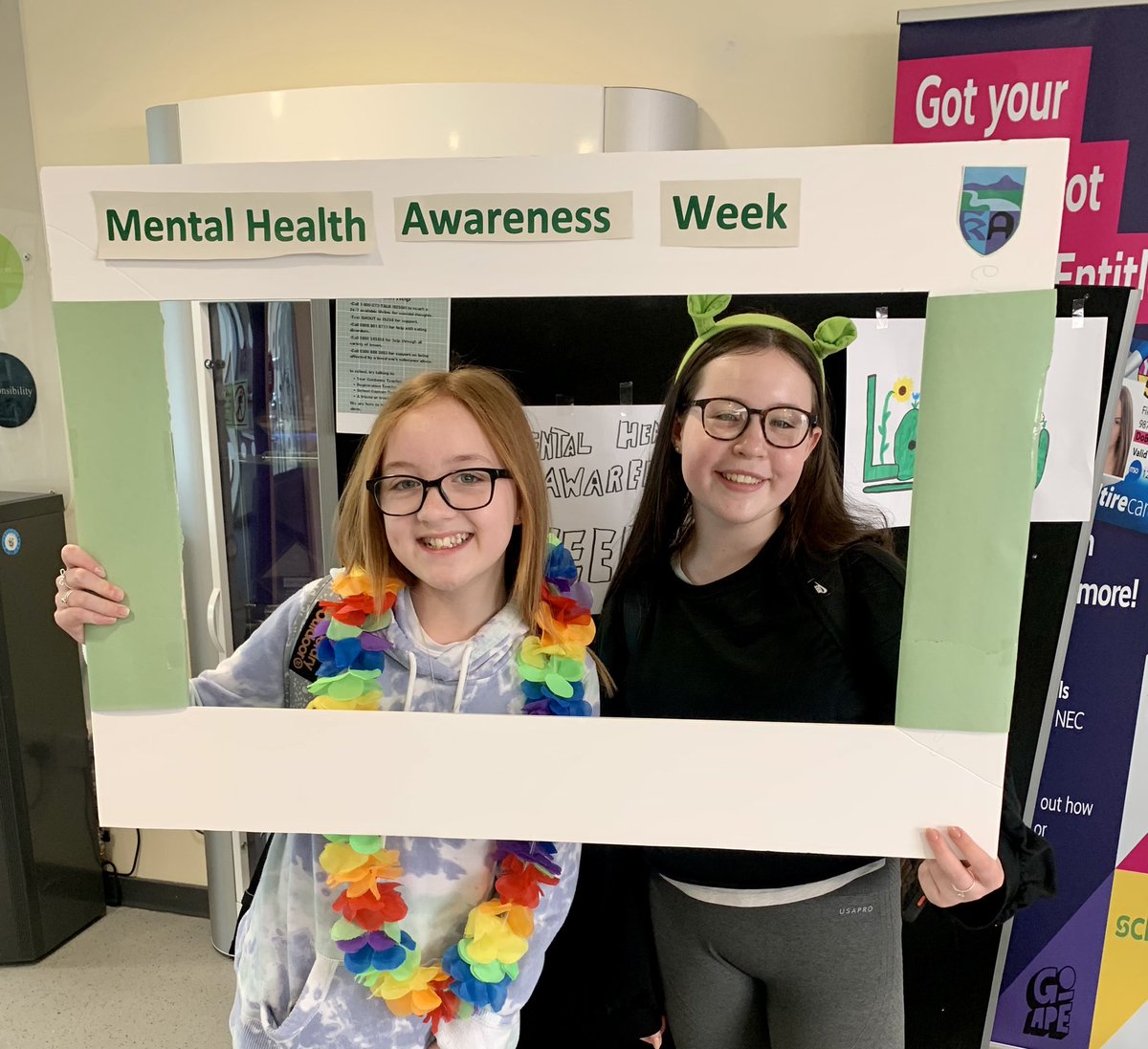 kemnayMH's tweet photo. 📸 Strike A Pose 📸

Great to see staff and pupils getting involved in the photo booth today! 

#MentalHealthAwarnessWeek https://t.co/cMt1MMSmX1