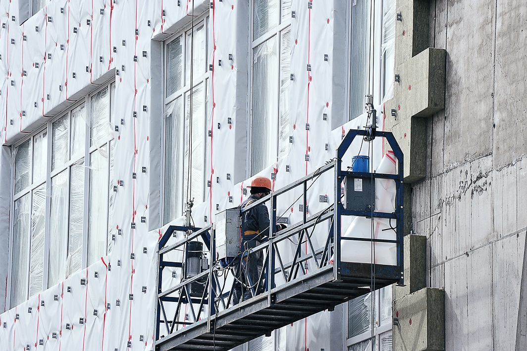 IMECTech's tweet photo. UK HSE warns that there is a risk of mast climbers, platforms falling with over speed. - HSE said that some MCWPs, or mast climbers, which rely on two independent motor drive units per mast as the means to stop platforms... https://t.co/vZeGqieEWh #hseuk #workfromheight https://t.co/10ScrfDsIm