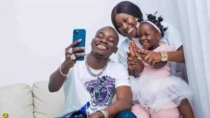 People2231's tweet photo. #People #Musique
Dans un message posté sur sa page Facebook, #Carmen_Sama, la veuve de #Dj_Arafat a témoigné son amour à l’ex ami de son défunt mari #Sidiki_Diabaté qui l’a toujours soutenu après la mort de #Daïshi.
https://t.co/TR9Yv3hx4J https://t.co/LZgOWR2bju