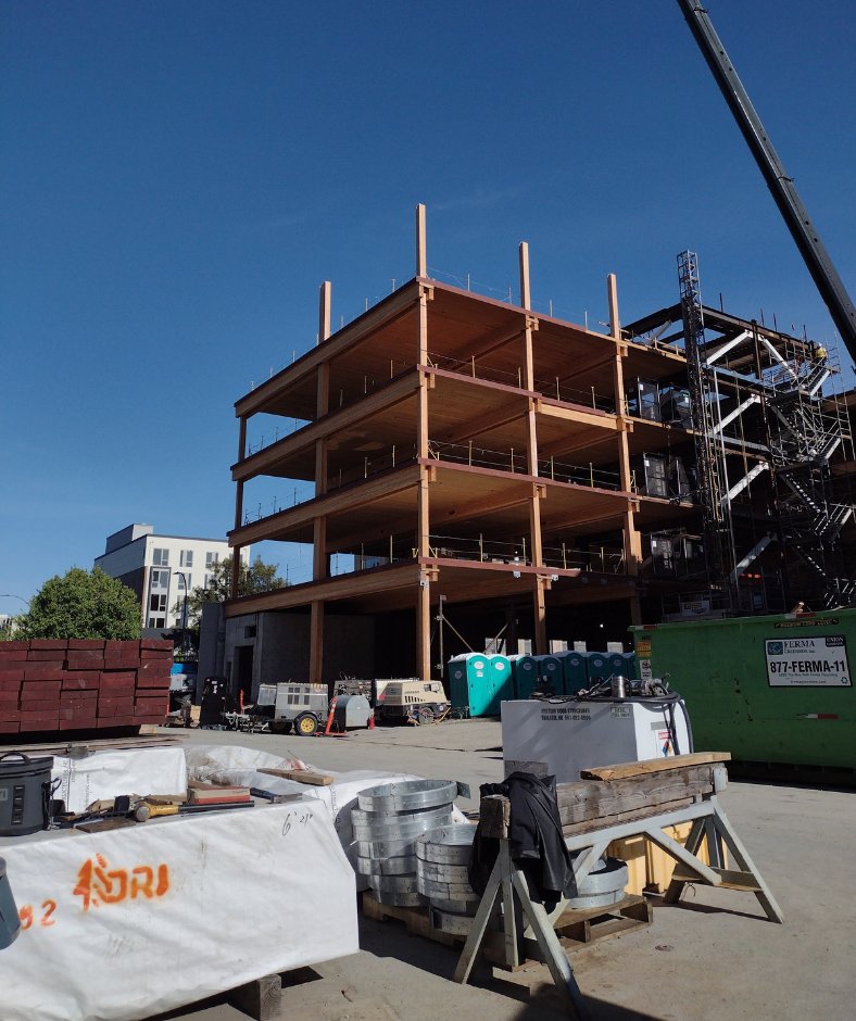westernwood_'s tweet photo. Getting closer to the sun! The  @sanmateoco office building hits the 5th floor. The WWS team continues to build skyward &amp; the results are marvelous. The new county building will be the first net-zero-energy civic building with mass timber. Learn more here: https://t.co/VjpXYOsjoP https://t.co/3wNIVWXRiH