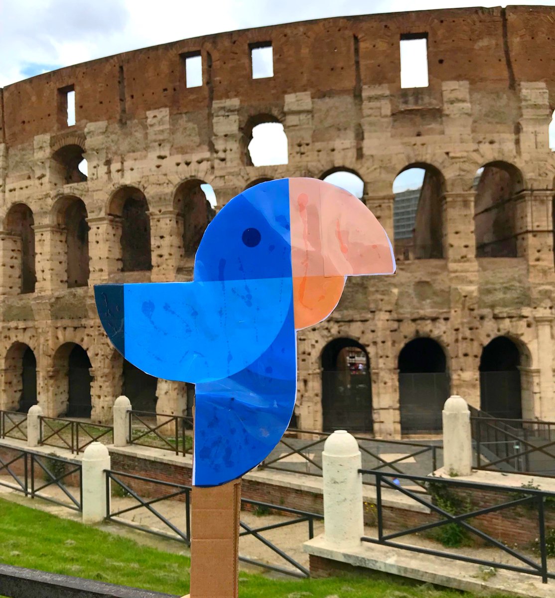 "Ciao a tutti"! Talksome is on tour again, after two years of pandemic and we are in... you guessed correctly - Italy! We packed our bags and our talking parrot, to work on a secret project in sunny Rome for a week! What our project is about? Stay tuned to find out!
#Italy #work