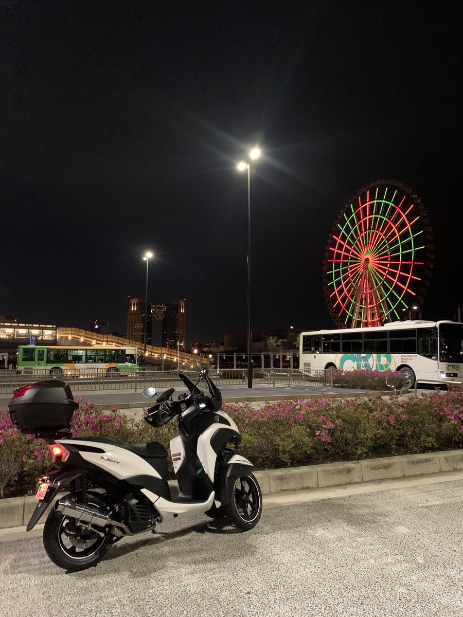 jin_jin_jinta's tweet photo. 相方とお台場冒険王‼️
🛵3333333
久々のお台場✨
夜景綺麗だったな🎡👍
レインボーブリッジ渡ったよ(下道)
#TRYCITY
#LMW
#YAMAHA
#トリシティ
#バイク男子
#バイクがある生活
#レインボーブリッジ
#お台場 https://t.co/mErAYbxTpw