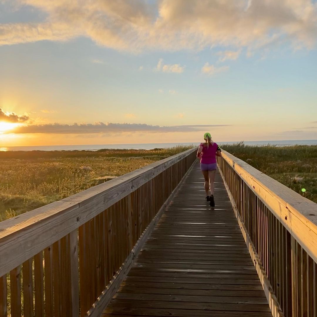armpocket's tweet photo. We sincerely hope you’re making the most of the spring sunshine! Outdoor workouts are a great way to change up your routine and get some fresh air. With an #Armpocket #armband, you can bring along everything you need without it being in your way!
#run #runner #runners #running https://t.co/l7O7hciUu2