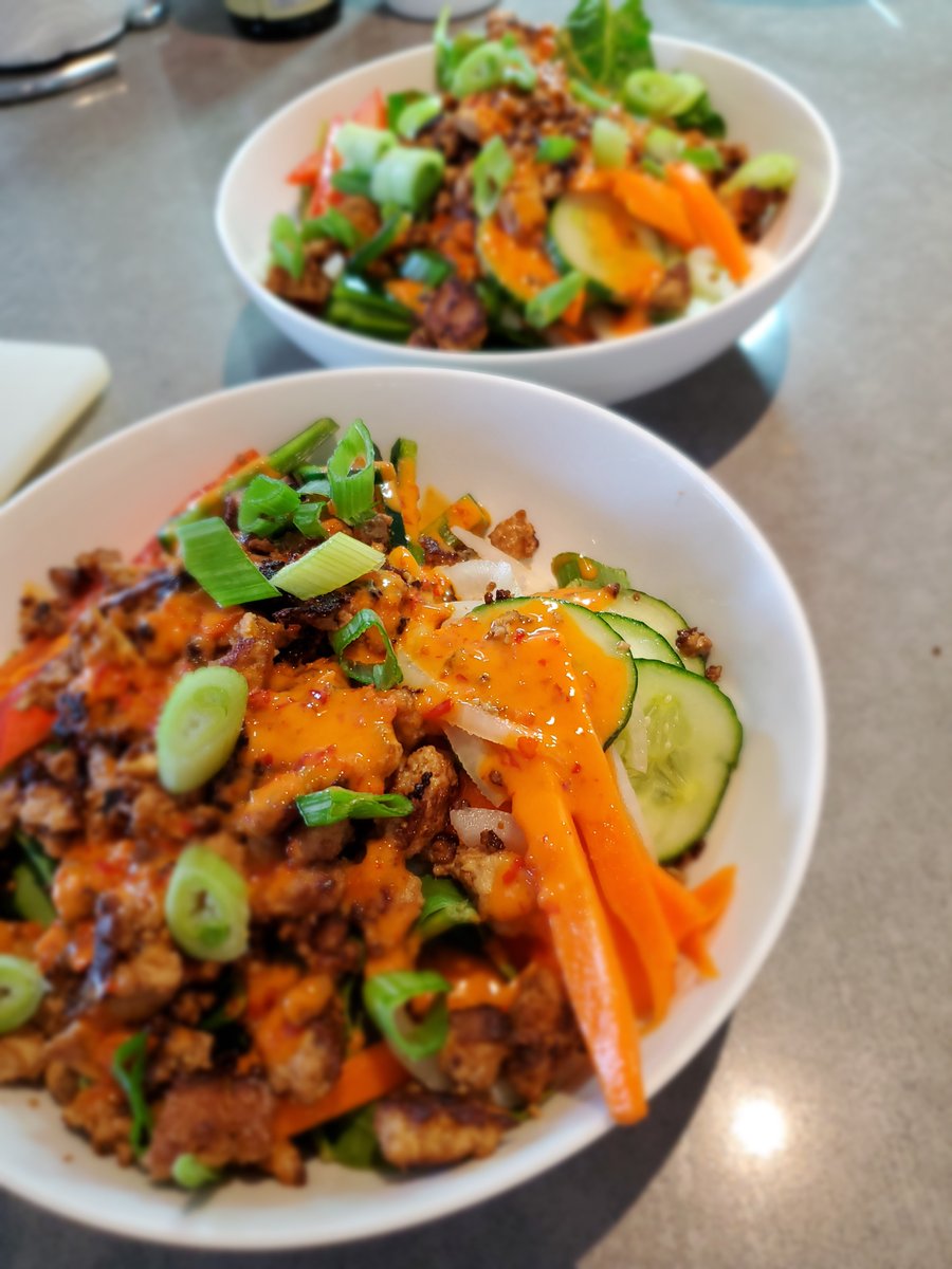 Plant_Recipes's tweet photo. My take on a Vegan bibimbap recipe. A little sweet a little spicy.
https://t.co/EOMetTs04G

💗
#veganrecipes #plantbasedrecipes #vegan #plantbased #recipes #dinner https://t.co/aFQrxN3VEe