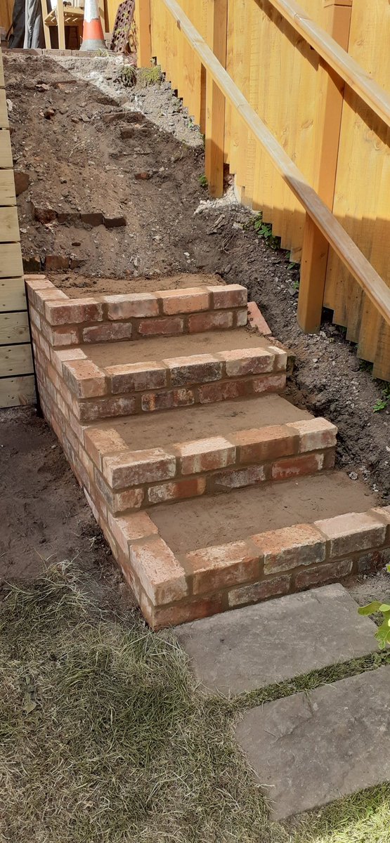 GandJLandscapes's tweet photo. The old steps have been removed and we've made a start on the new steps 😃 #Nottingham #landscaping #gardedesign #Sherwood #Creatingyourperfectspace https://t.co/ACv8ewCRCD https://t.co/6p0tuwsmo1 https://t.co/bhgx3jYwfp