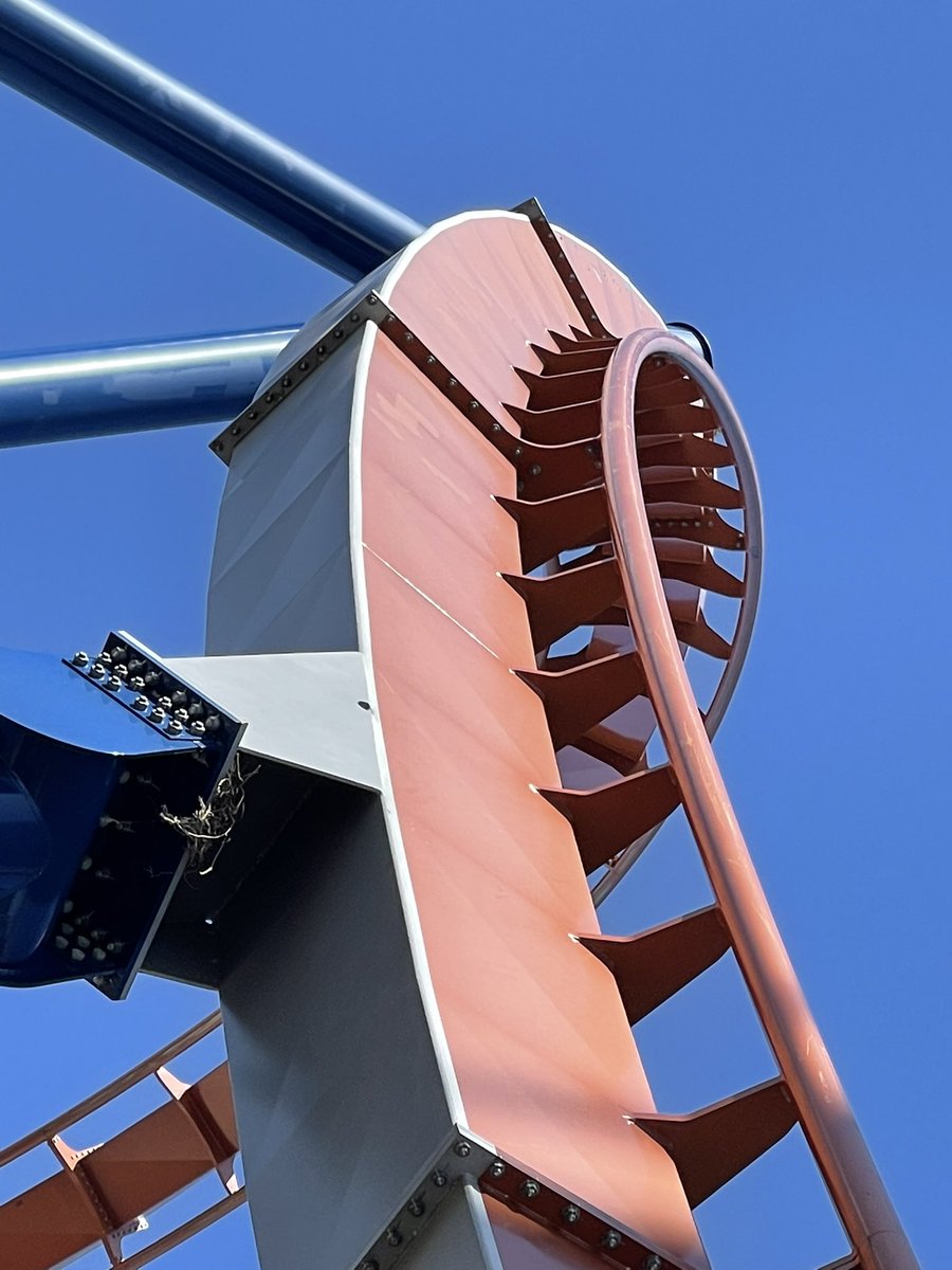 BuckeyeCoaster's tweet photo. Trainless Tuesdays at @cedarpoint ! #TrainlessTuesdays #CPValravn #CPRaptor #CedarPoint #BAndM @TonyClarkCP https://t.co/5EPF9Ochxz