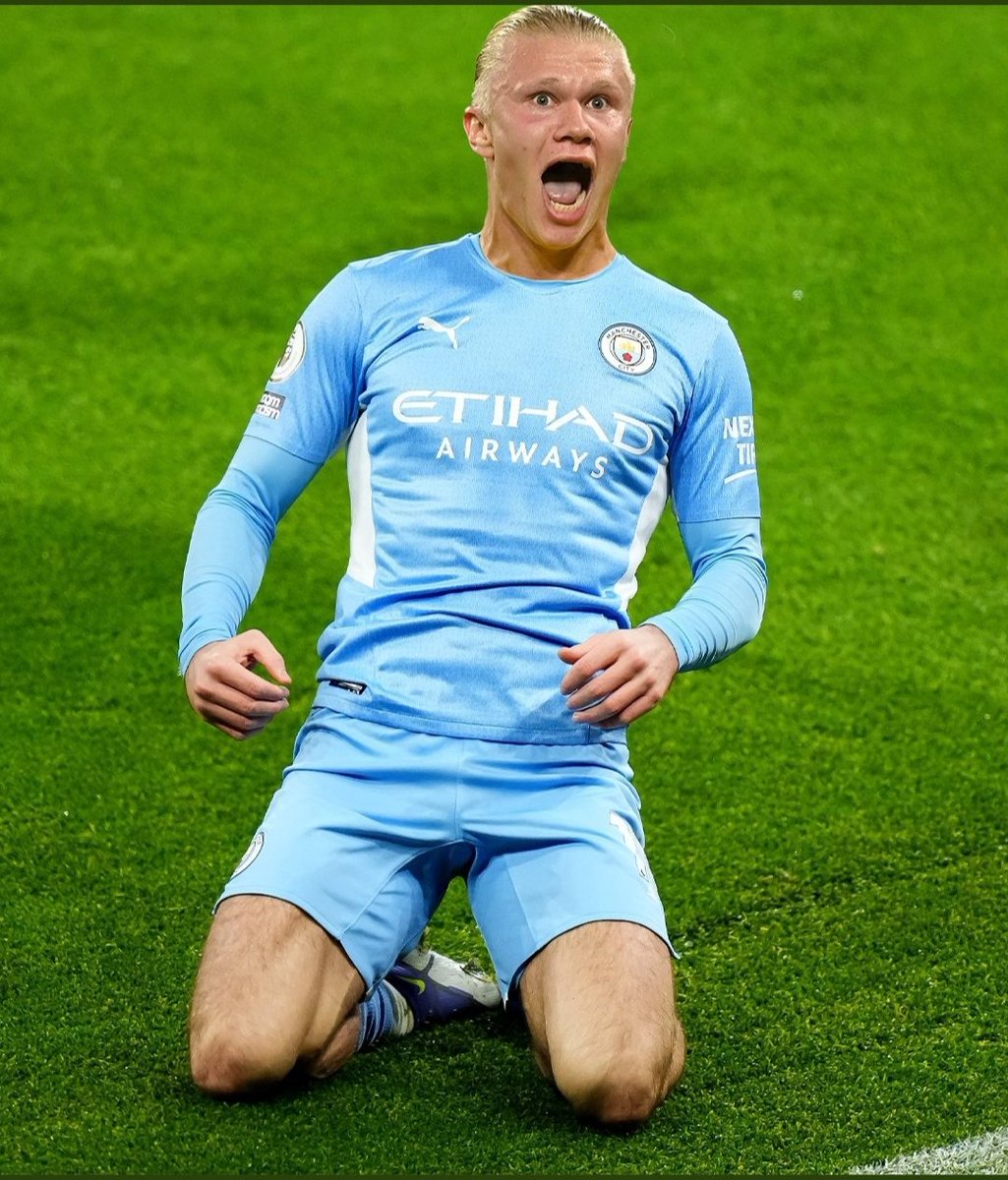 The MACHINE is FINALLY at #Etihad  <a href="/kylewalker2/">Kyle Walker</a> <a href="/IlkayGuendogan/">Ilkay Gündogan</a> @DeBruyneKev  What a LETHAL combination this is!  #EPL #UCL
