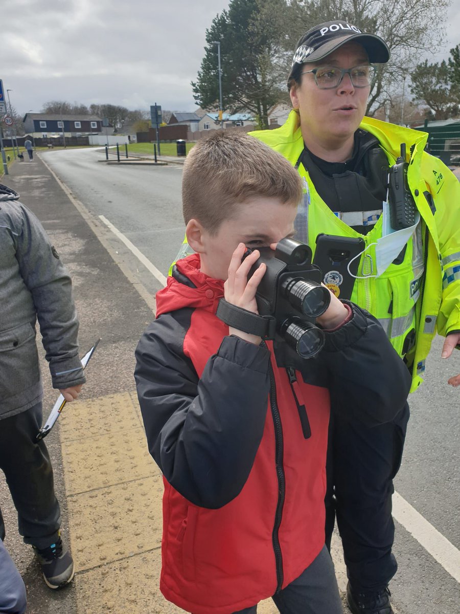 PitfourSchool's tweet photo. Pitfour pupils got to experience life as a police officer during the Junior Cop Operation. PCs Hislop and Ritchie visited the students and they carried out the work to raise awareness of speeding and the manner of driving near schools. #Roadsafety #JuniorCop #Learrning https://t.co/u8J4xVB6cu