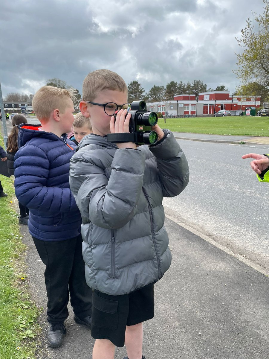 PitfourSchool's tweet photo. Pitfour pupils got to experience life as a police officer during the Junior Cop Operation. PCs Hislop and Ritchie visited the students and they carried out the work to raise awareness of speeding and the manner of driving near schools. #Roadsafety #JuniorCop #Learrning https://t.co/u8J4xVB6cu