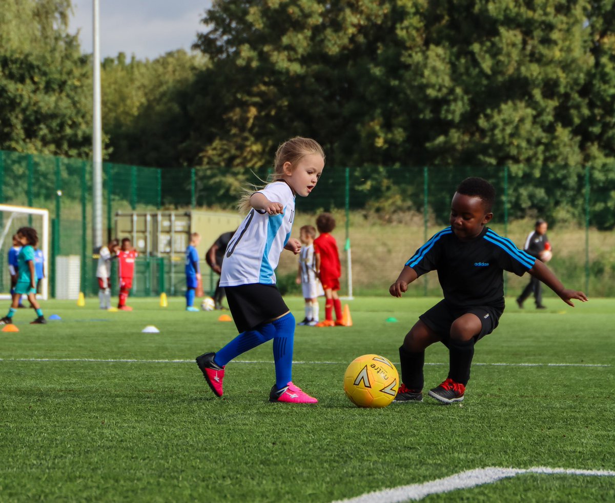 alexrbarber_'s tweet photo. This is my eldest daughter. She loved football but it turns out boys at her school were bullying her for liking and playing so she gave up. Girls football at youth level is hardly existent so how do we encourage them to carry on? #girlsfootball #womenfa #fawomen #footy https://t.co/do9h07CmnN