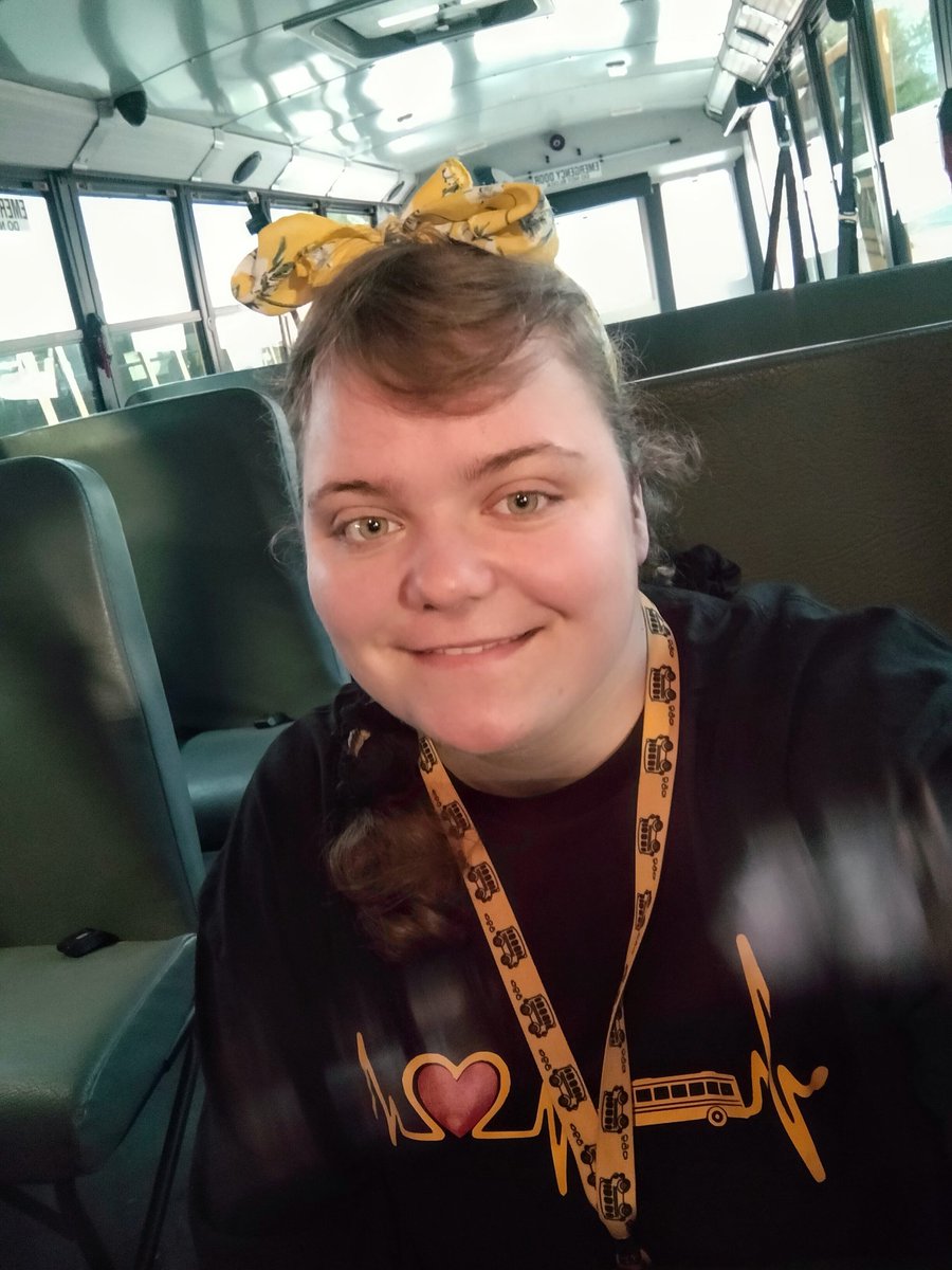 AshleyDeMoss6's tweet photo. #SchoolBusDriverLife https://t.co/ywK6ZZ79NE