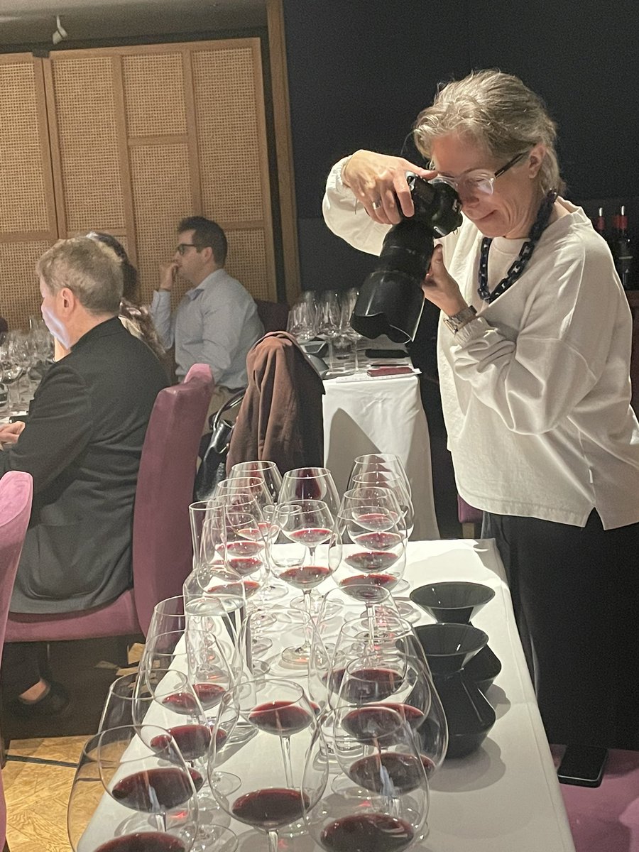 Such a thrill to be present at unique #worldfirst vertical tasting of @KanonkopEstate #BlackLabel  @SeckfordAgency @WOSA_UK @PinotageSA 

Ft …Straight from the @BAFTA red carpet @IslandMedia3 and @67pallmall @LucyMarcuson
