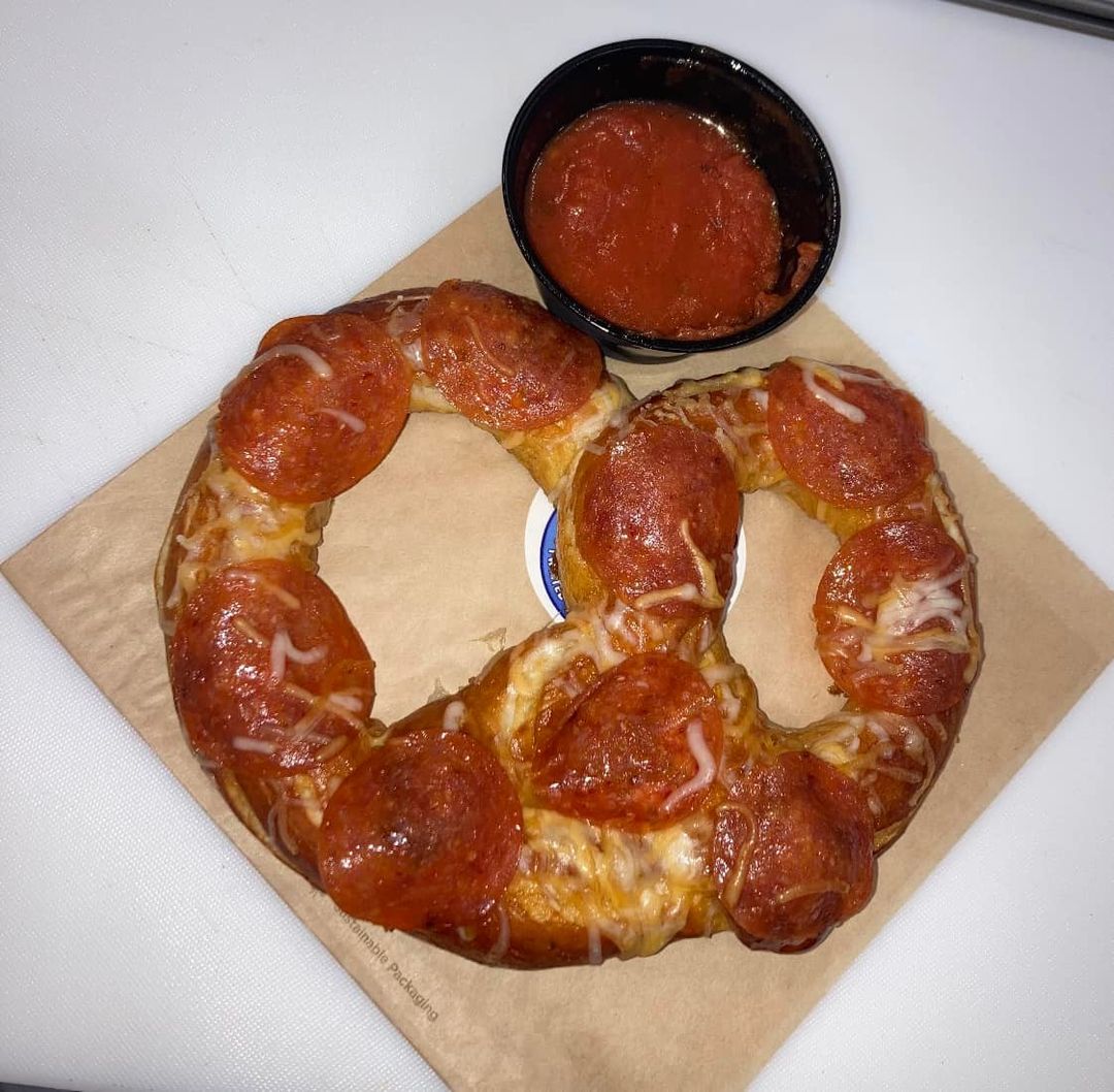 scottesoftware's tweet image. Will be visiting Twisted Pretzels, Wings & Things in #WestminsterMD today at lunch.
Looking forward to learning more about this local business.
facebook.com/twistedpretzel…
#CarrollCountyMD