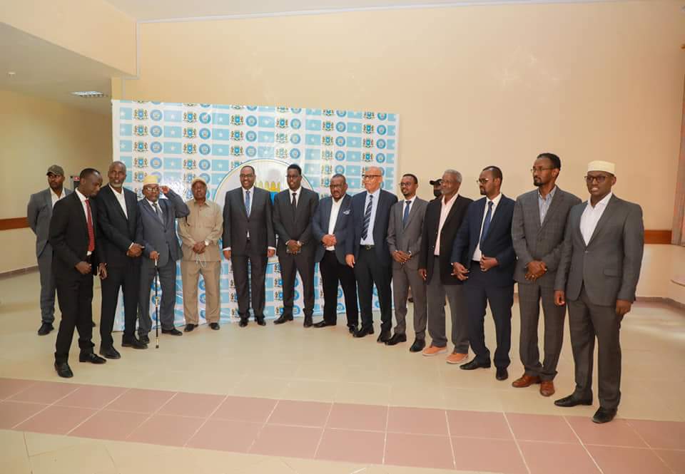 Deni4TheVilla's tweet photo. Madaxweynaha dhaarto u dhiman tahay ayaa hada shahaadada qaatay .
5 maalmood ayaa ka haray guushii.
#Deni4somalia
#Somalia
#AMMI
#ADEEG
#AMMANO https://t.co/8apDAWBpRy