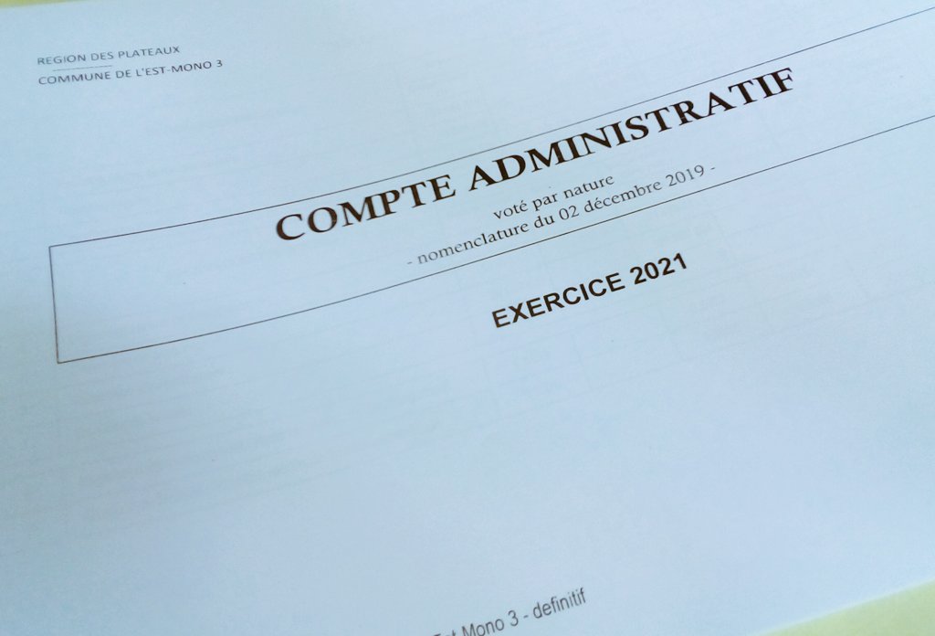 EstMono3's tweet photo. Le Maire,Madame KODJO-BAKPE Massan Dzifa préside ce mardi 10 Mai 2022  la première session ordinaire de l'année du Conseil Municipal de la Commune Est-Mono 3. Cette première session est consacrée à l'examen du compte administratif exercice 2021.
@GouvTg
@fct228 @CommunicationTg https://t.co/WdXVsnPBfz