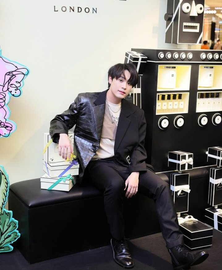 PerPoyarchives's tweet photo. 📸 PerPoy for Jo Malone London 

#แล้วแต่เปอร์ #ปอยปี้เอ๋อแท้ไม่ปรุงแต่ง #MyPePo https://t.co/Sw77ifox8j