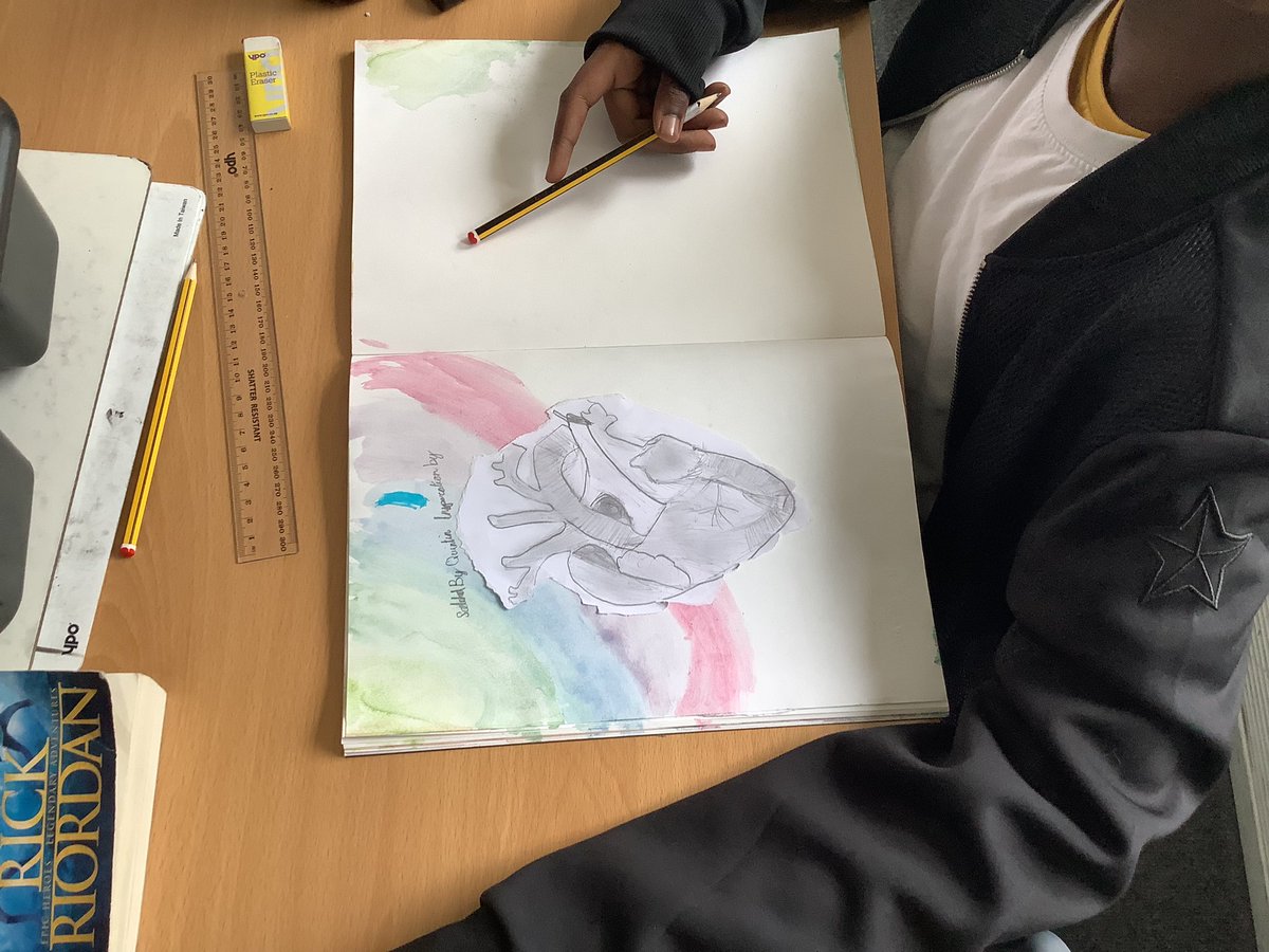 SacredY6's tweet photo. Y6 are sketching their designs for their 3D heart sculpture. We focussing on shading techniques, finding different tones to create 3D effects.
#SH7Science #SH7Art #SH7year6 https://t.co/jl3oOJ2hBM