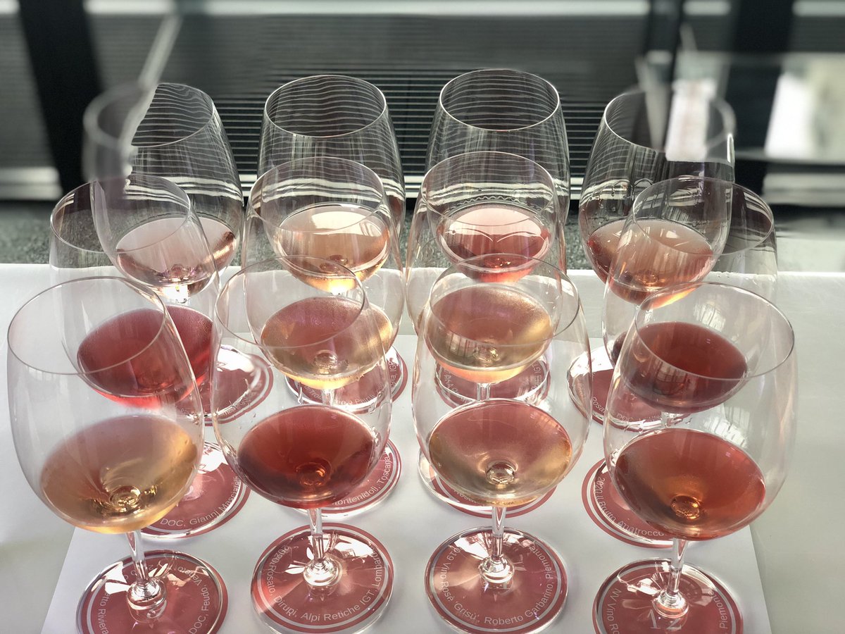 GroupSwirl's tweet photo. We think of rose as a white wine structure, but talented, vibrant Italian winemakers are deepening the conversation & playing with the traditional idea of what rose is with a variety of styles quirky to sleek…
#BellaRosaTasting @SarahAbbottMW
@ItaLondon_ #BVI #BorsaVini https://t.co/vhNw8g7jIp