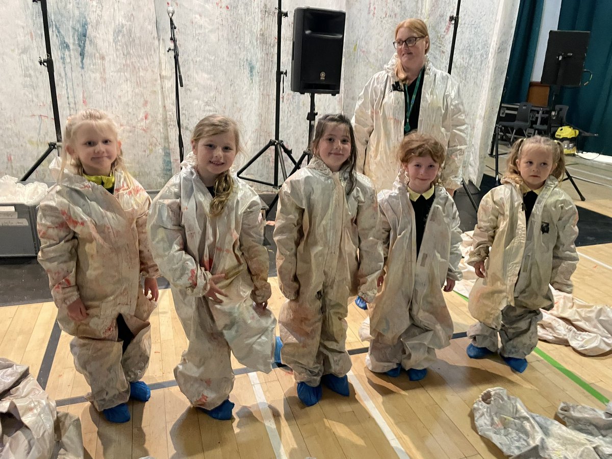 wlStThomas's tweet photo. Wow! Plock! did not disappoint #EdChildrensFest22 π¨ππ©π»βπ¨ this was before.. you can only imagine the after! #TeamSTPS β€οΈπ€π@ImaginateUK https://t.co/pwqzIfVAdP