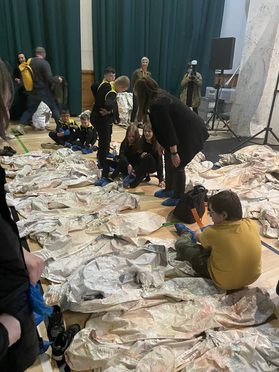 wlStThomas's tweet photo. Wow! Plock! did not disappoint #EdChildrensFest22 π¨ππ©π»βπ¨ this was before.. you can only imagine the after! #TeamSTPS β€οΈπ€π@ImaginateUK https://t.co/pwqzIfVAdP