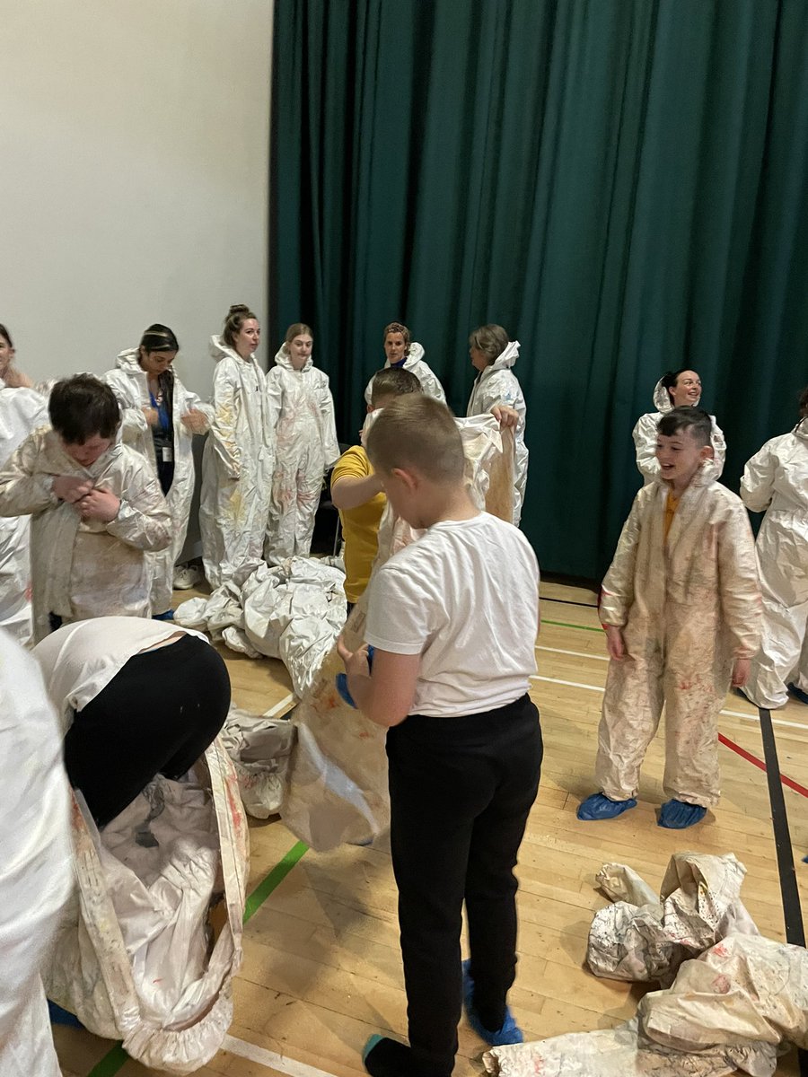 wlStThomas's tweet photo. Wow! Plock! did not disappoint #EdChildrensFest22 π¨ππ©π»βπ¨ this was before.. you can only imagine the after! #TeamSTPS β€οΈπ€π@ImaginateUK https://t.co/pwqzIfVAdP