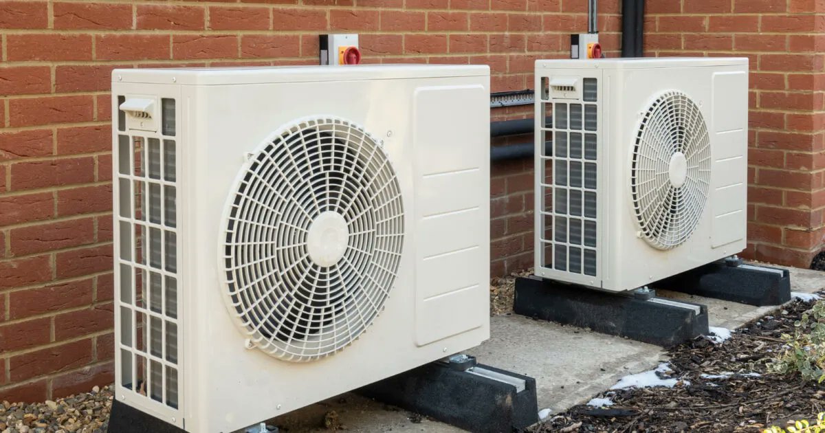 UKERCHQ's tweet photo. Did you catch our #heat pump #webinar? @Dhara__Vyas @heatpolicyrich @fawcett_tina  and Leah Robson @Your_Energy_YW discuss the policies, consumer protection, support and cost reductions needed to enable the deployment of 600,000 heat pumps a year by 2028 https://t.co/j0oYk7ttyI https://t.co/p4fPIGBhdO