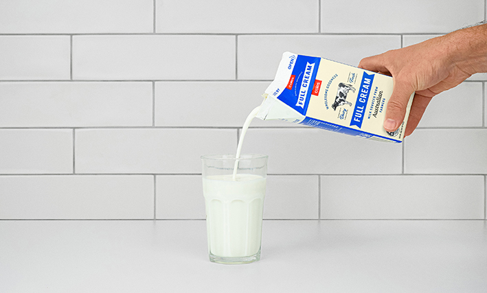worldbrandesign's tweet photo. Hulsbosch @HULSBOSCHdesign - Hulsbosch Redesigns Coles Own Brand Fresh Milk Range
.
https://t.co/F3HmdU43nr
.
#dairypackaging #packagingdesign #milkpackaging #worldpackaging #branddesign #worldbranddesign https://t.co/t7DJyvTEyw