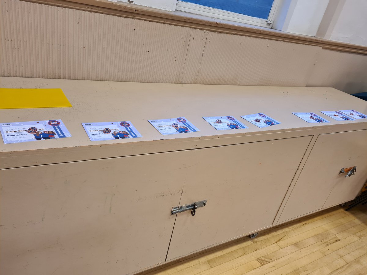 3rdLNGuides's tweet photo. Last night we had the amazing opportunity to award 9 girls with their Bronze award. We are so proud of all their hard work and can't wait to see them keep working towards their Silver award.  @Guiding_LaSER @Girlguiding @GGLSELewisham https://t.co/z6n2KbKpoO