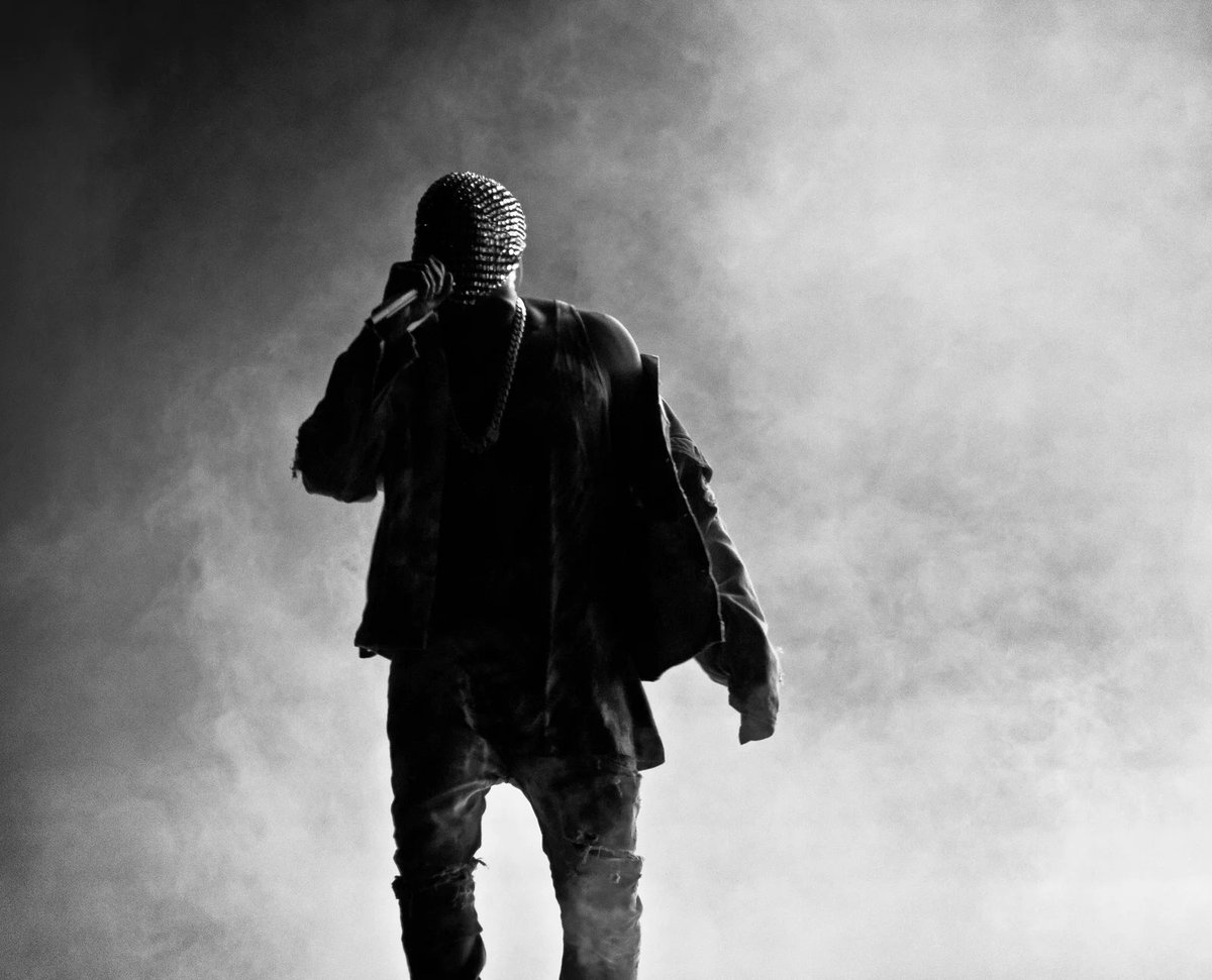 Kanye West is certainly known for his influence within the music industry, as well as the fashion world. Chairs Winter questions whether West himself is influenced by a particular muse, or if he simply relies on himself

theboar.org/2022/04/kanye-…

Image: Unsplash