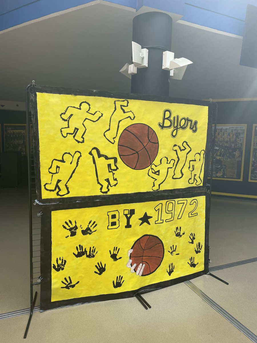 BusinessByers's tweet photo. #gameday 
@elengy parrain de ce dernier match de la saison, pour la clôture du programme Basket &amp; Crayons by #ELENGY.
300 enfants invités par ELENGY pour assister à cette rencontre. 
Merci @Arcat31 @MathieuStortz @roche_vu @waser_christine #popart https://t.co/1Paub7QS1p