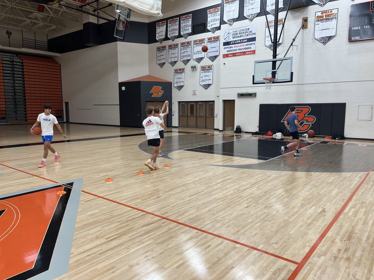 CoachVD's tweet photo. While others are sleeping, the dogs are workin! #BCBreakfastClub #LeaveNoDoubts https://t.co/c2q95DZ6CA