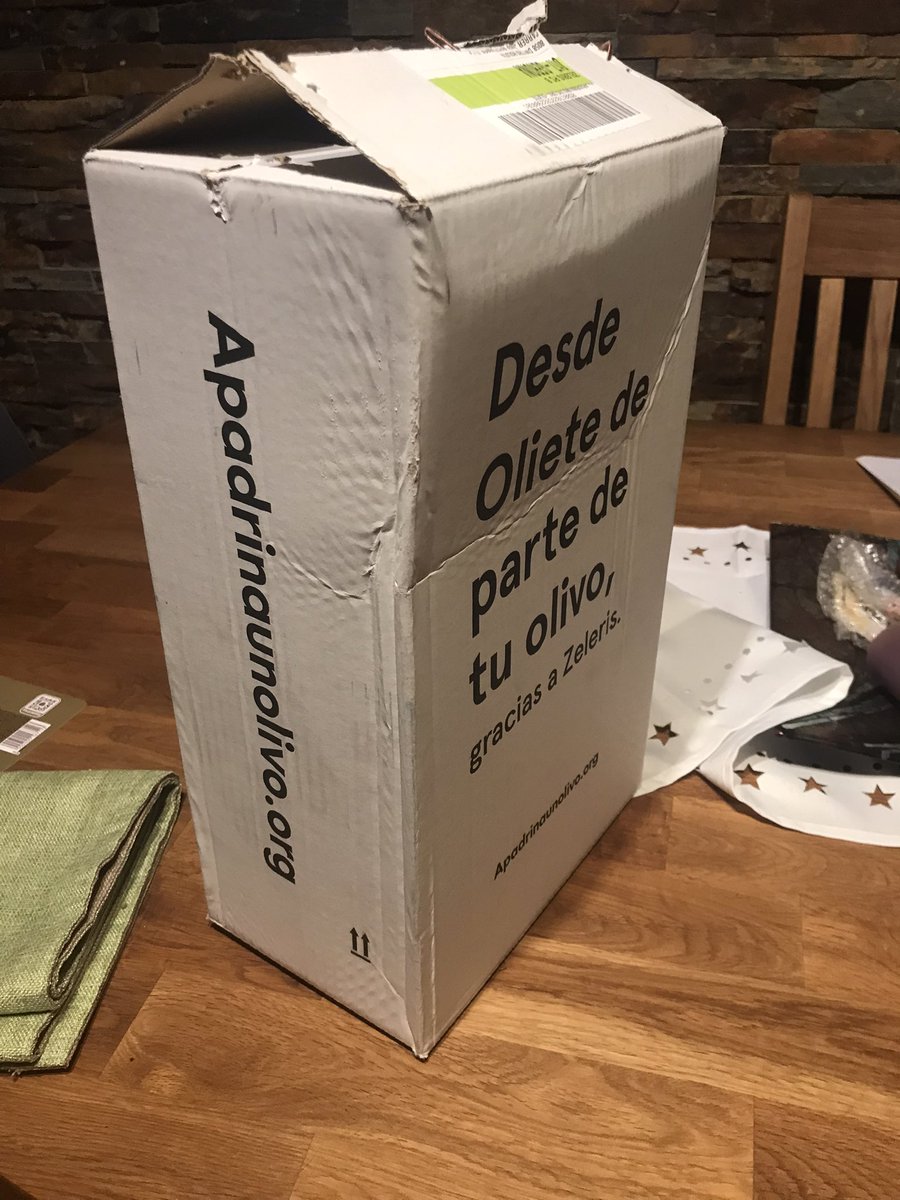 LimonadaBF's tweet photo. Ha llegado mi aceite!!! @adoptaunolivo https://t.co/MlKcVMdQc5