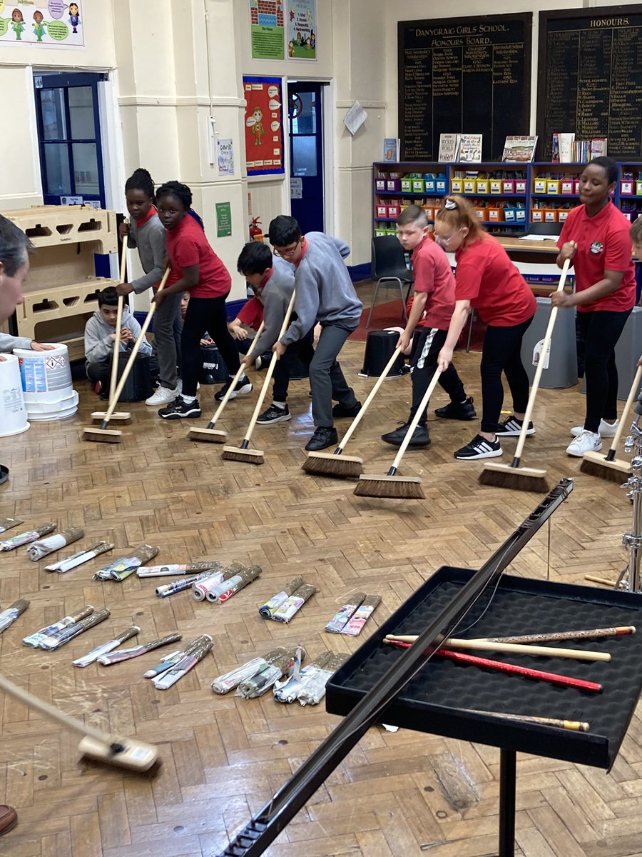 DanygraigP's tweet photo. Year 5/4 and the Sunbeams children have been busy practicing their performance with Gareth from @stick2perc this morning using trash! 🗑 🥁. They sound brilliant! Performance to follow🤘🏻#’trashintheschool #EArts https://t.co/P1LwfOo107
