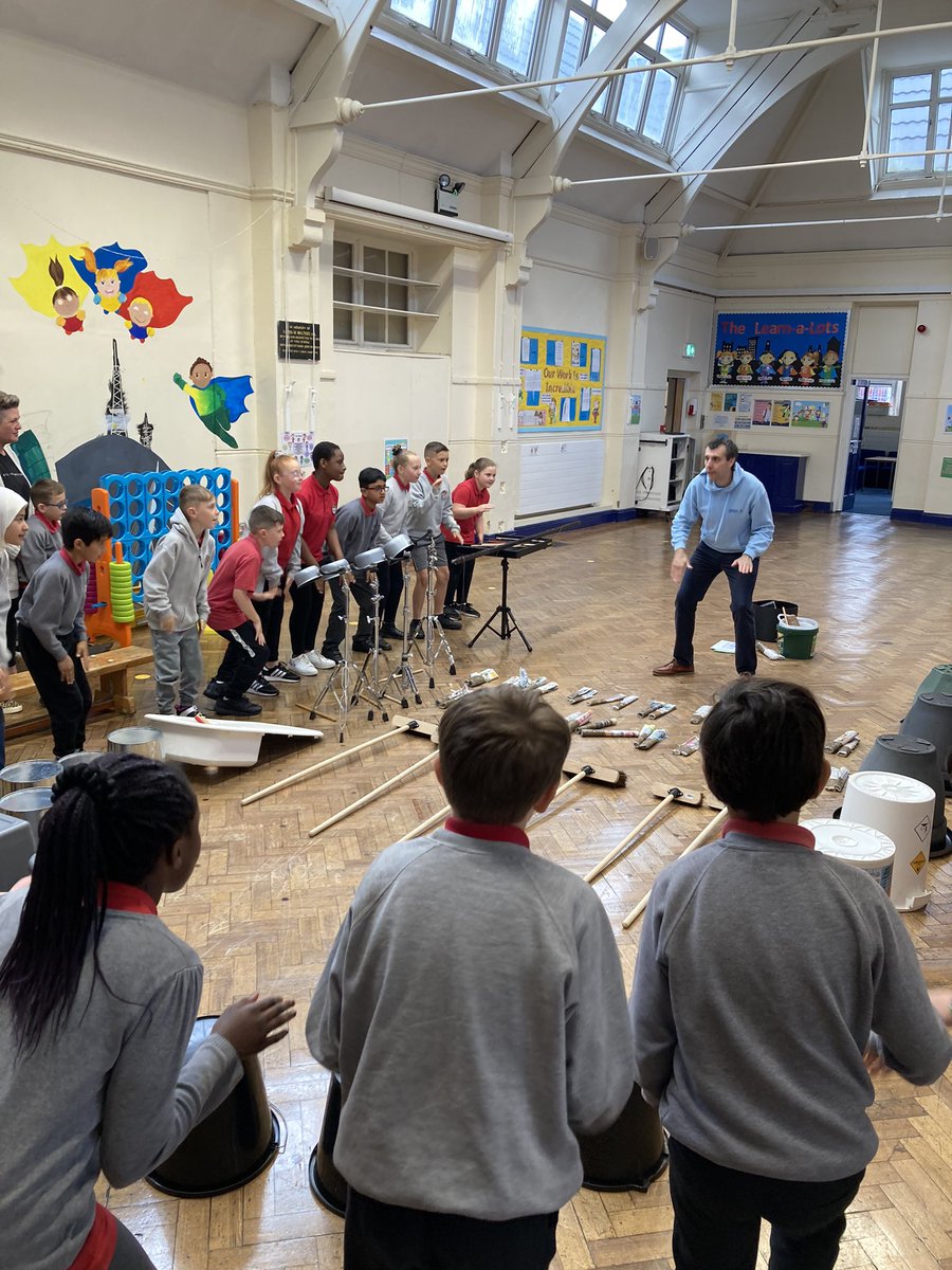 DanygraigP's tweet photo. Year 5/4 and the Sunbeams children have been busy practicing their performance with Gareth from @stick2perc this morning using trash! 🗑 🥁. They sound brilliant! Performance to follow🤘🏻#’trashintheschool #EArts https://t.co/P1LwfOo107