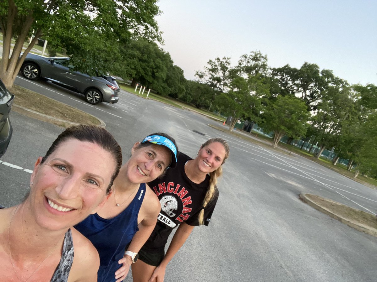 CoachWolterUWF's tweet photo. Someone once told me…”every successful person I’ve ever met wakes up early.” Do successful people press snooze too? Cuz I’m still workin on that part 😩😂. Great morning for a run @Lisa_teagirl62 @haykindall #UWFVB #ShesBack #6Before6 #FitLeaders #RunPensacola https://t.co/jnkaXhIu0v