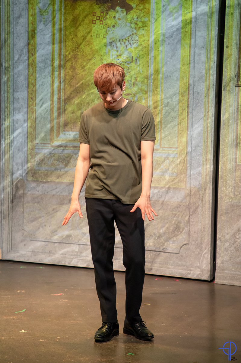 fall_in_chanhee's tweet photo. #틴탑 #천지 천지쉴레 첫공 비하인드 https://t.co/PyvLvoaRop