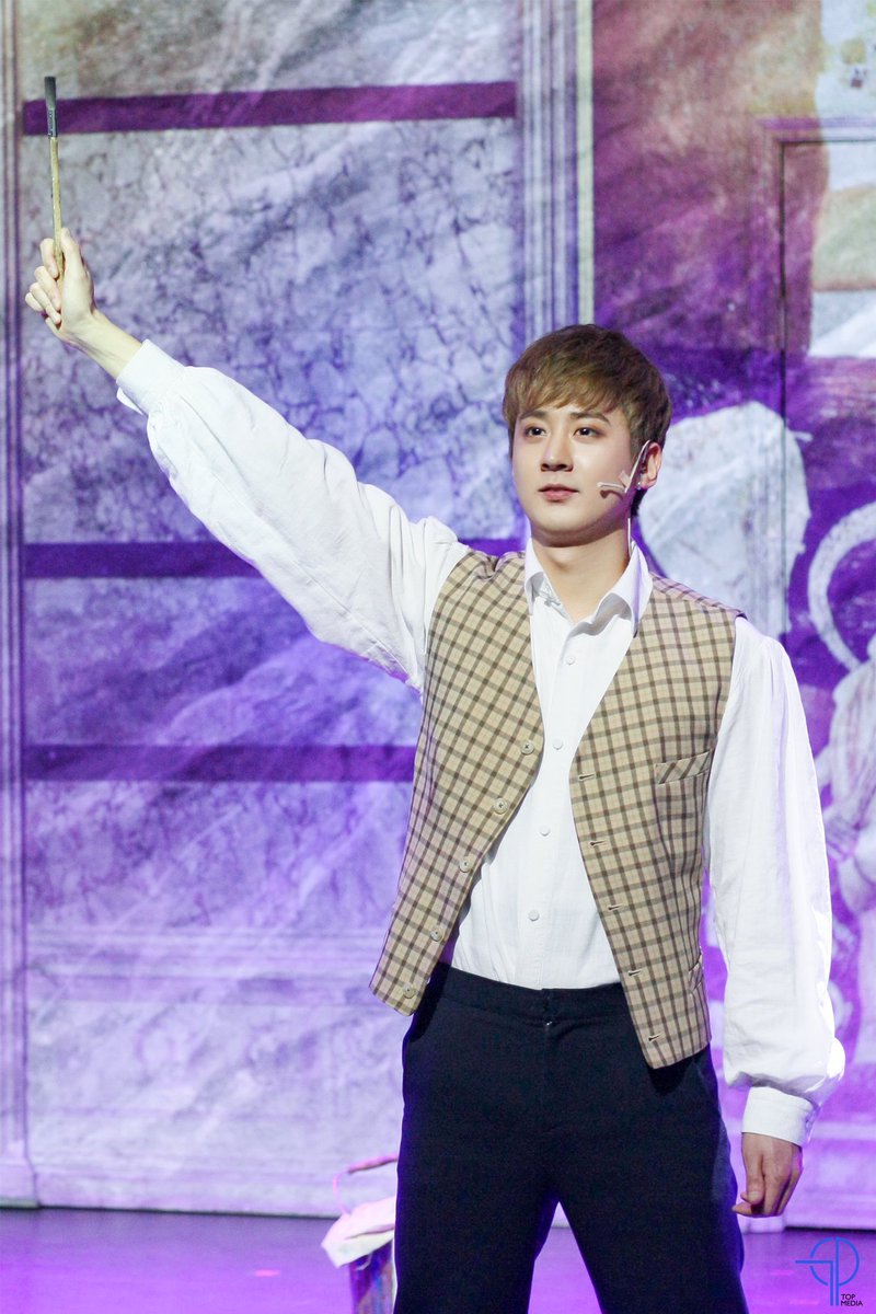 fall_in_chanhee's tweet photo. #틴탑 #천지 https://t.co/buZ6nzEDSI