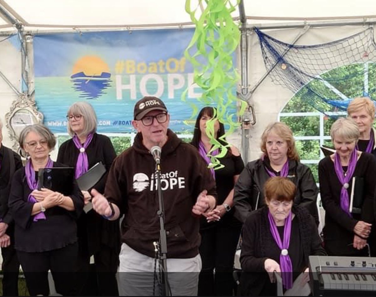 FIFEY62's tweet photo. @BillingReeves what a fabulous event you put on yesterday in aid of @BoatofHope @samaritans for children’s mental health. A great turn out to support you from @maryrasmussens @CllrBMurray @CInspSacker @_billyhui  @JustinEagleton @SLJmusic @berniehollywood to name but a few 👏 👏 https://t.co/a3nU77SRod