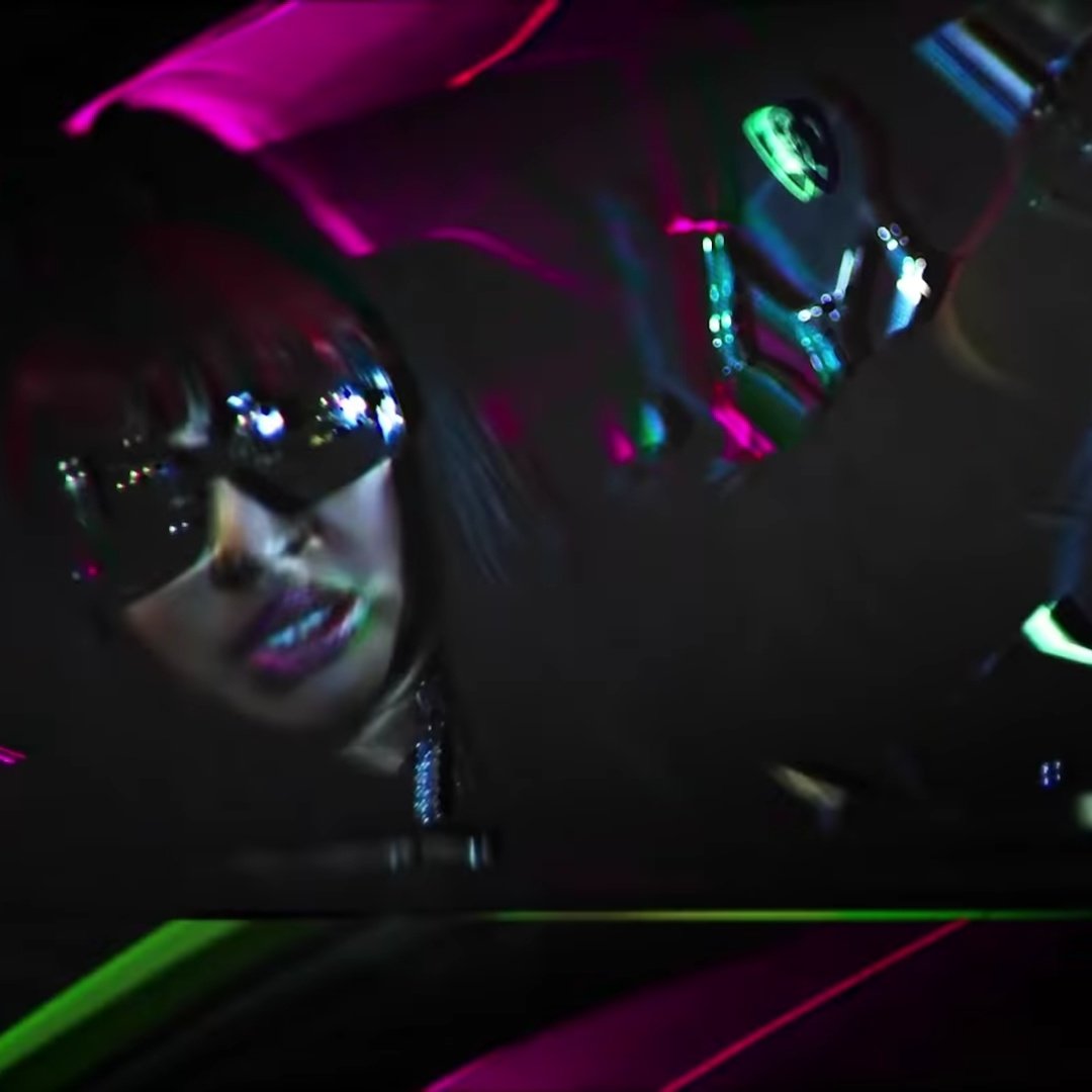 dqueenmaraj's tweet photo. "We Go Up" music video hits 9M views and accumulated 400k likes. 🔥

#NickiMinaj #FivioForeign #WeGoUpVIDEO https://t.co/injwRJyzZq