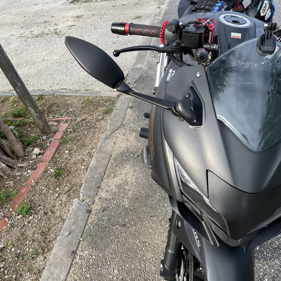 gix250's tweet photo. 走ってきた。

古宇利島

#沖縄
#バイク乗りと繋がりたい https://t.co/1guOC1ehFd