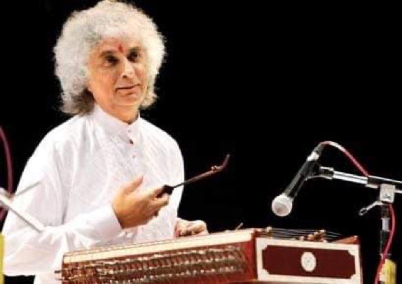 RadioHindi's tweet photo. प्रख्यात संतूर वादक, पद्मविभूषित पंडित शिवकुमार शर्मा जी का दुःखद निधन भारतीय कला जगत की अपूरणीय क्षति है, ईश्वर पुण्यात्मा को निजधाम में स्थान व स्वजनों को धैर्य प्रदान करें, पंडित जी अपने कर्णप्रिय सुमधुर संगीत के माध्यम से सदैव हमारे मध्य रहेंगे।

ॐ शान्ति।। https://t.co/sDXWhggTRG