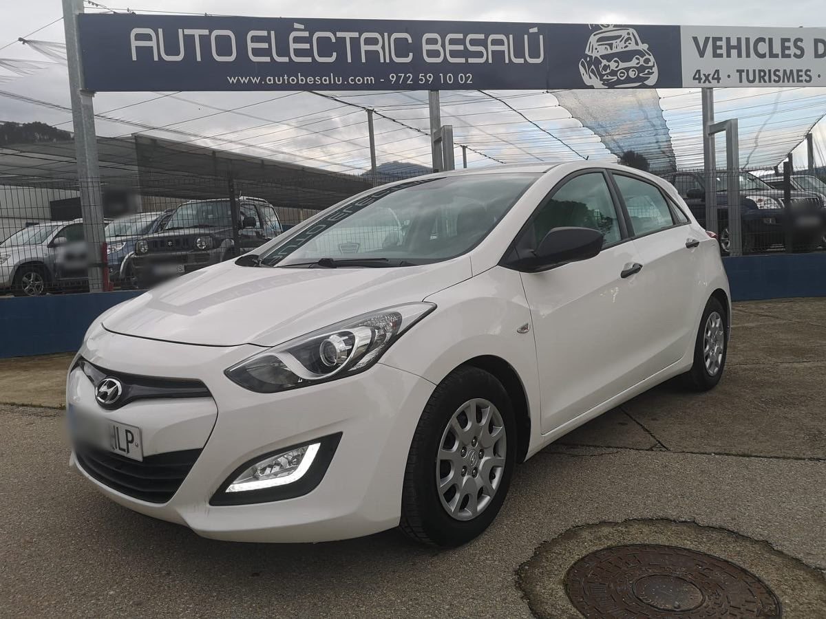 AutoBesalu's tweet photo. Ocasió! HYUNDAI I30 1.4 City ‼️Amb aire condicionat, volant multifuncional, 6 velocitats… Info a https://t.co/oYbHm2z9Cx

#ocasió
#vehiclesocasió
#hyundai
#hyundaii30
#besalu 
#garrotxa
#girona
#pladelestany https://t.co/MiRbxc14Vw