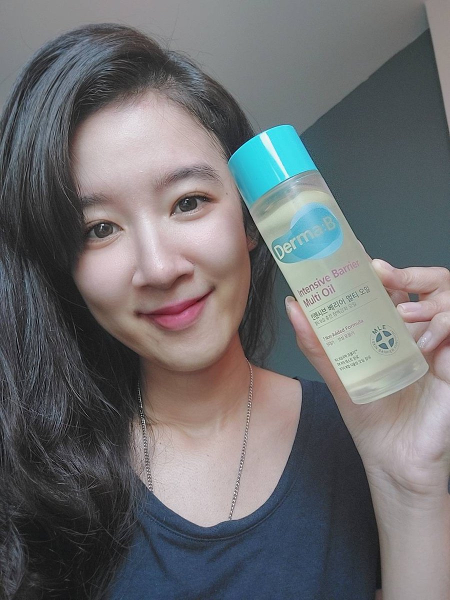 Shinjohan's tweet photo. #DermaB Intensive Barrier #Multioil น้องมาจากเกาหลี 🇰🇷น้องเป็น oil ที่เนื้อเบาๆ เหมือนน้ำเลย เนื้อไม่หนัก ไม่เหนอะหนะ เหมือนขวดเก่าใช้ได้ทั่วร่างกายเลยนะ ผม ผิว ข้อศอก ส้นเท้า กลิ่นหอมแบบอ่อนๆ สดชื่น ไม่มีส่วนผสมที่เกิดการแพ้อย่างพาราเบน เยิฟเยย💖 #รีวิวสกินแคร์ #ใช้ดีบอกต่อ https://t.co/pHrPg9Fbji