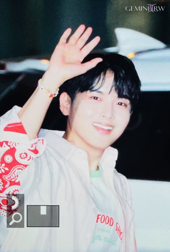 gemini_rw's tweet photo. 220510 러브게임 퇴근 Preview

#려욱 #Ryeowook https://t.co/GGYDResRBO