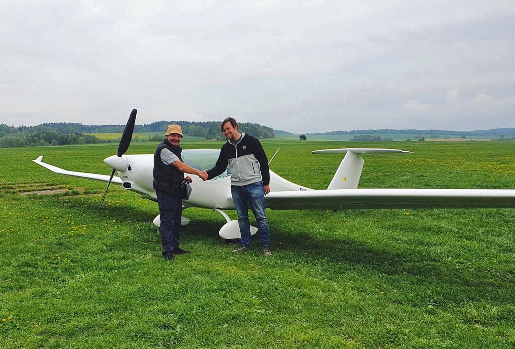 PureFlightS's tweet photo. Congratulations! 🎉 

David took over his brand new Phoenix. 🛩

We wish you David many great aviation experiences! 🛫 https://t.co/k567UAyhQC