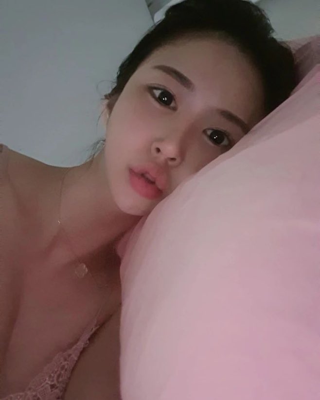 mtfjinsun's tweet photo. 푹잤더니 뽀송해

얼굴말고 🤭

#꿀잠 #꿀피부 #꿀(?) #트젠 #쉬멜 https://t.co/osHC8iLgXF