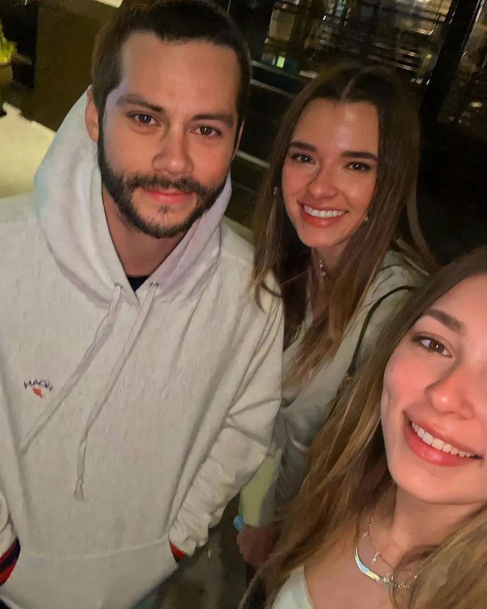 DOBrienFrance_'s tweet photo. 𝐈𝐍𝐅𝐎 - 𝑳𝒆 𝟐𝟗 𝑨𝒗𝒓𝒊𝒍 𝟐𝟎𝟐𝟐 ❙
➥ Dylan avec des fans à New York.

𝙲𝚛𝚎́𝚍𝚒𝚝 𝚙𝚑𝚘𝚝𝚘 ↬ https://t.co/922x0R2SNo https://t.co/KIB9pe7ILs