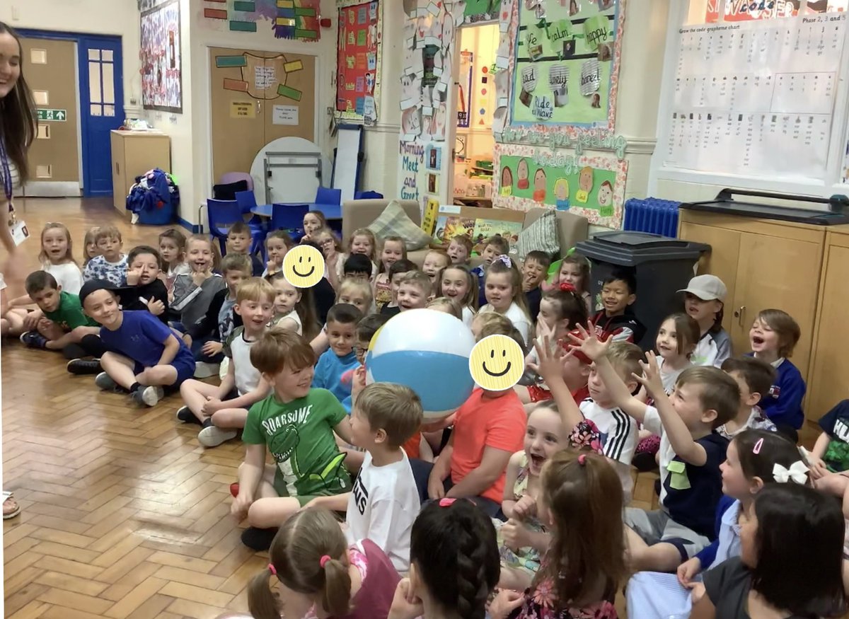 MPPS_Wirral's tweet photo. What an exciting start to our Seaside day in Year 1!
Using our super phonics knowledge, we played a game of ‘Guess the word’. We even played teachers vs children, who do you think won?
#seaside #topiclaunch #phonics https://t.co/wbX6yGHcL3